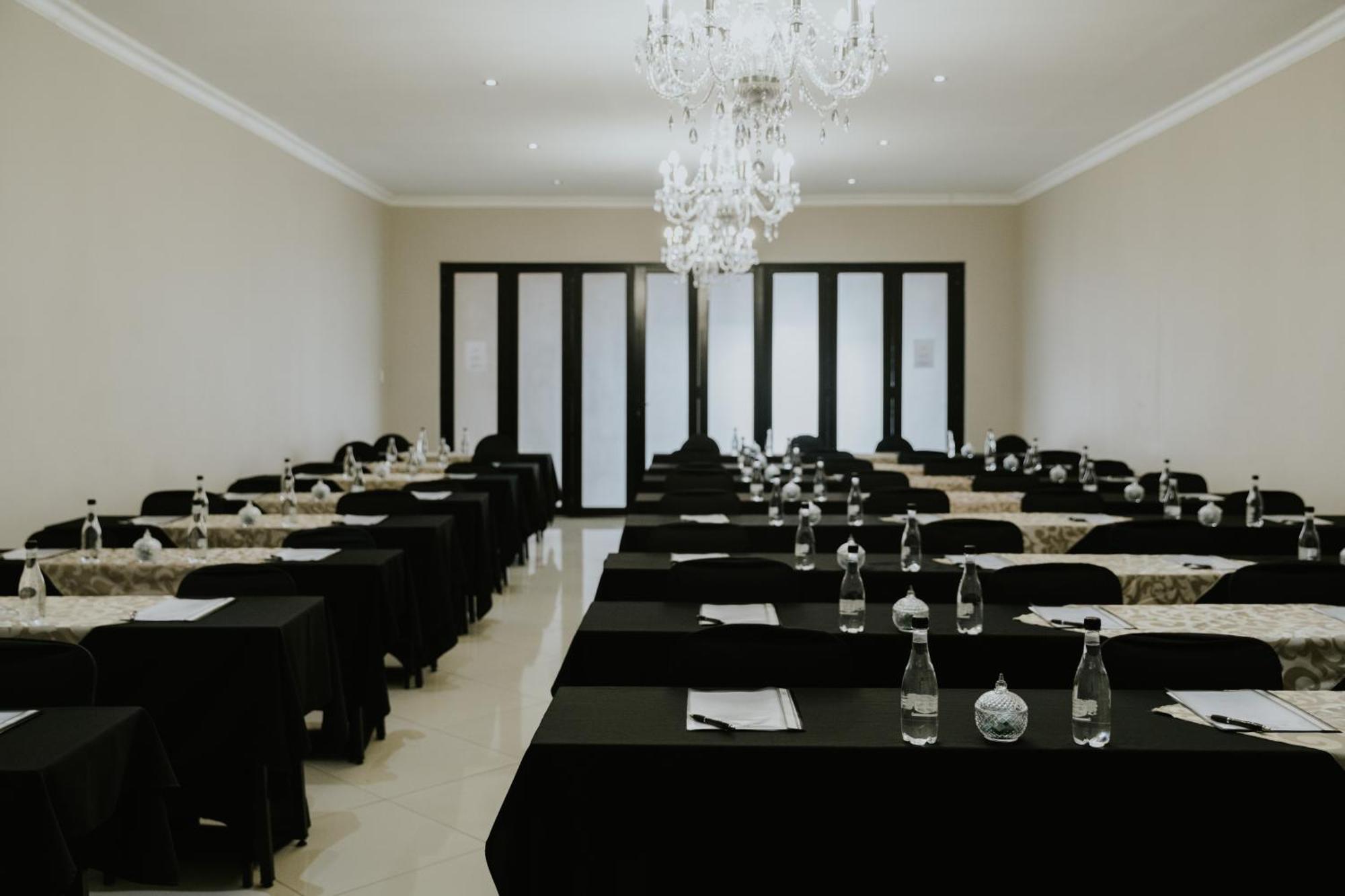 Le Grand Chateau Hotel Парис Екстер'єр фото
