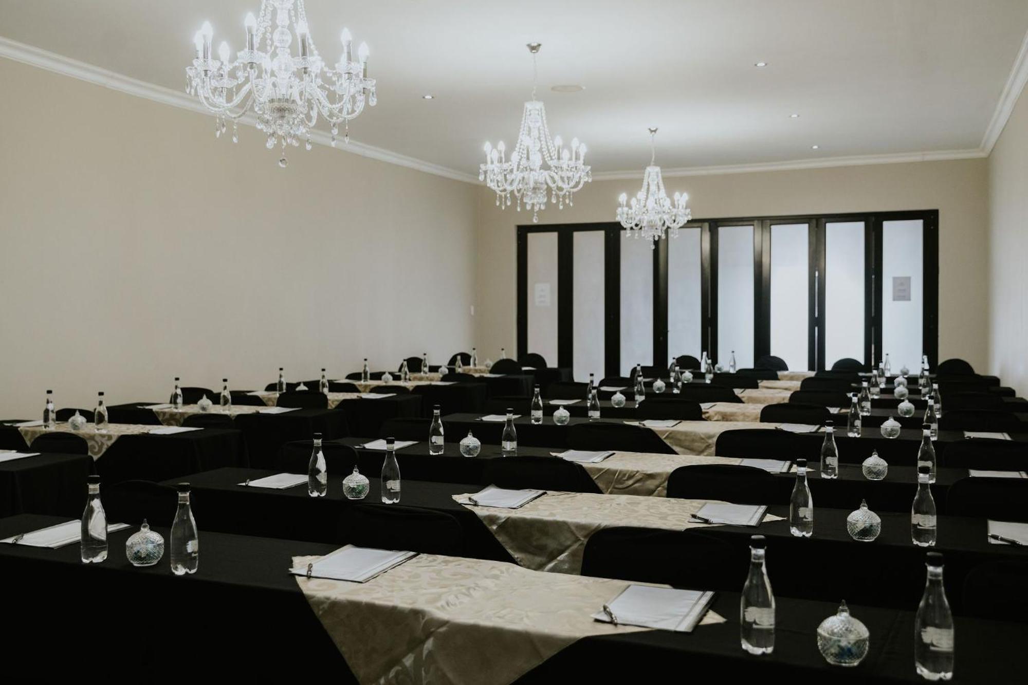 Le Grand Chateau Hotel Парис Екстер'єр фото